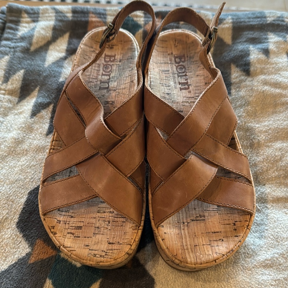 Born sandals